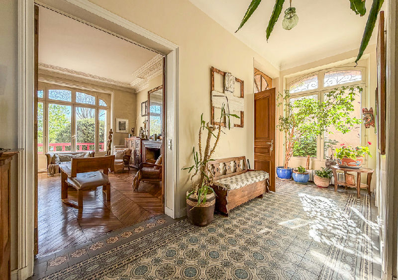 Anglo-Norman house - 350 sqm - 6 bedrooms - Facing the Marne - 2