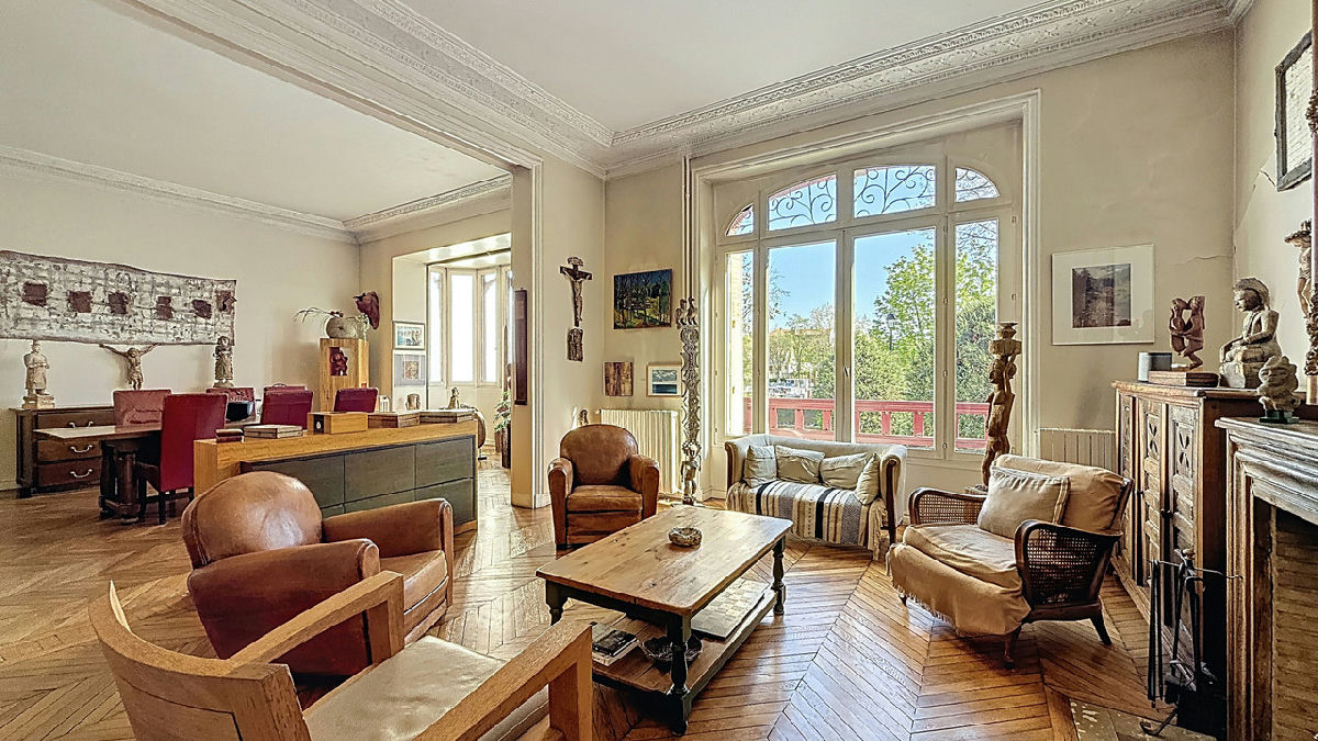 Anglo-Norman house - 350 sqm - 6 bedrooms - Facing the Marne - 3