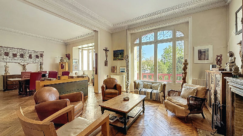 Anglo-Norman house - 350 sqm - 6 bedrooms - Facing the Marne - 3
