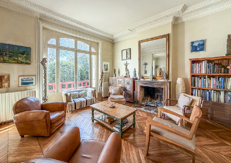Anglo-Norman house - 350 sqm - 6 bedrooms - Facing the Marne - 4