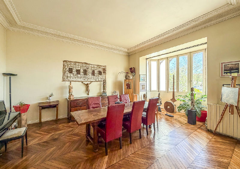 Anglo-Norman house - 350 sqm - 6 bedrooms - Facing the Marne - 5