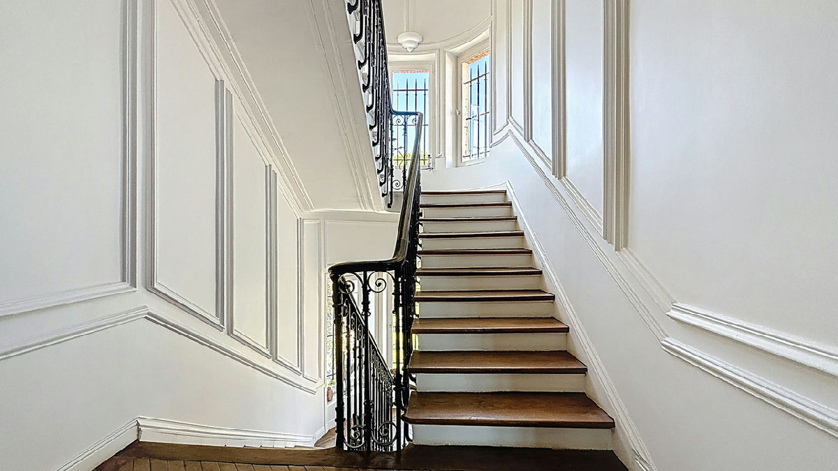Anglo-Norman house - 350 sqm - 6 bedrooms - Facing the Marne - 9