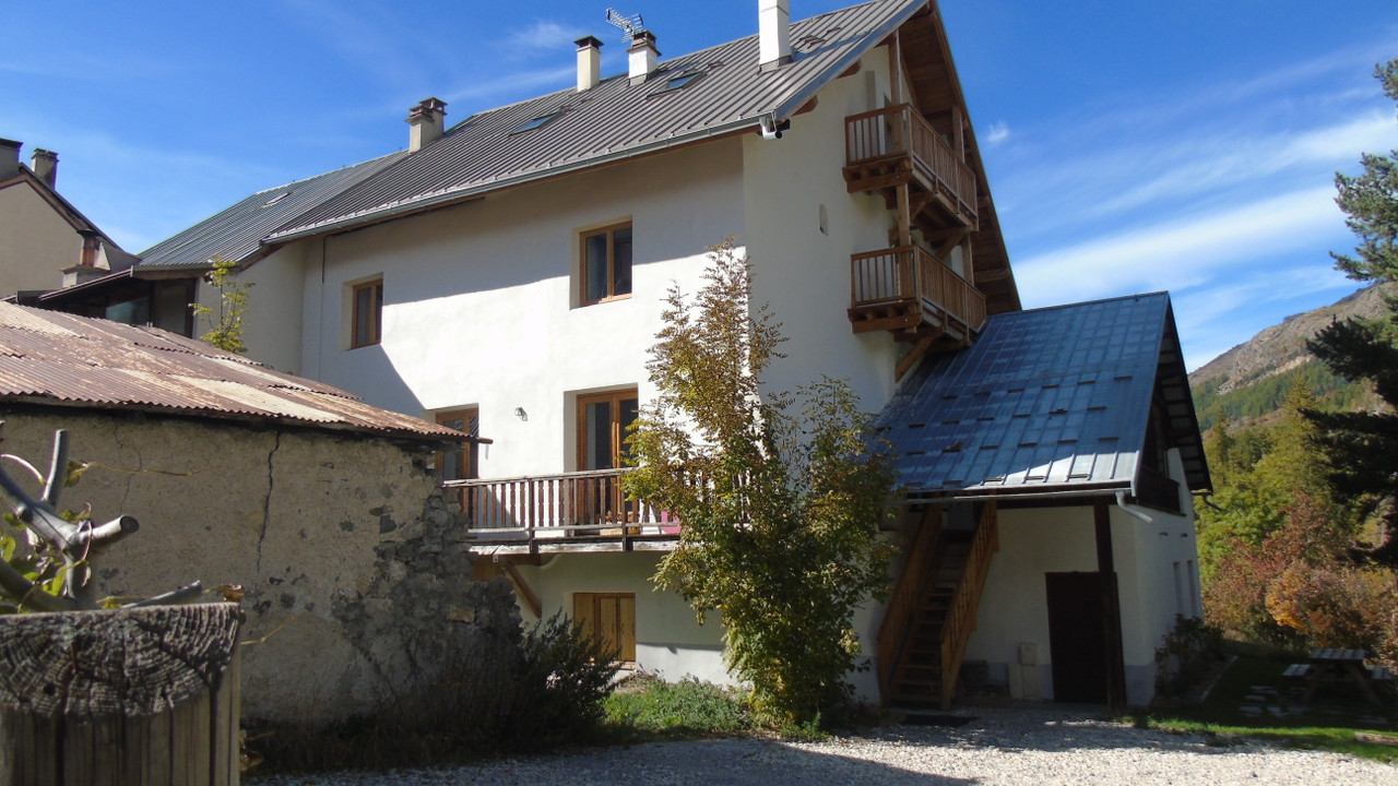 Completely 4 bedroom luxury apartment for sale in Les Guiberts, Serre Chevalier