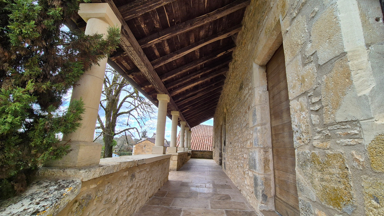 Exceptional property on the outskirts of Périgueux offering character and high-quality renovation! - 3