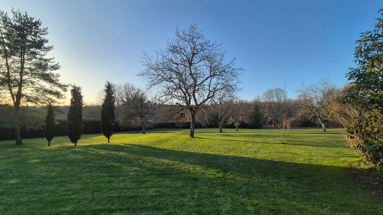 Exceptional property on the outskirts of Périgueux offering character and high-quality renovation! - 5