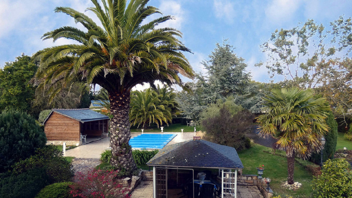 Elegant stone property with pool & outbuildings, quiet location close to Paimpol & 15km from beautiful beaches - 2