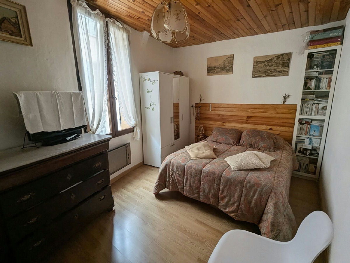 Real estate complex including an apartment and a studio - 4