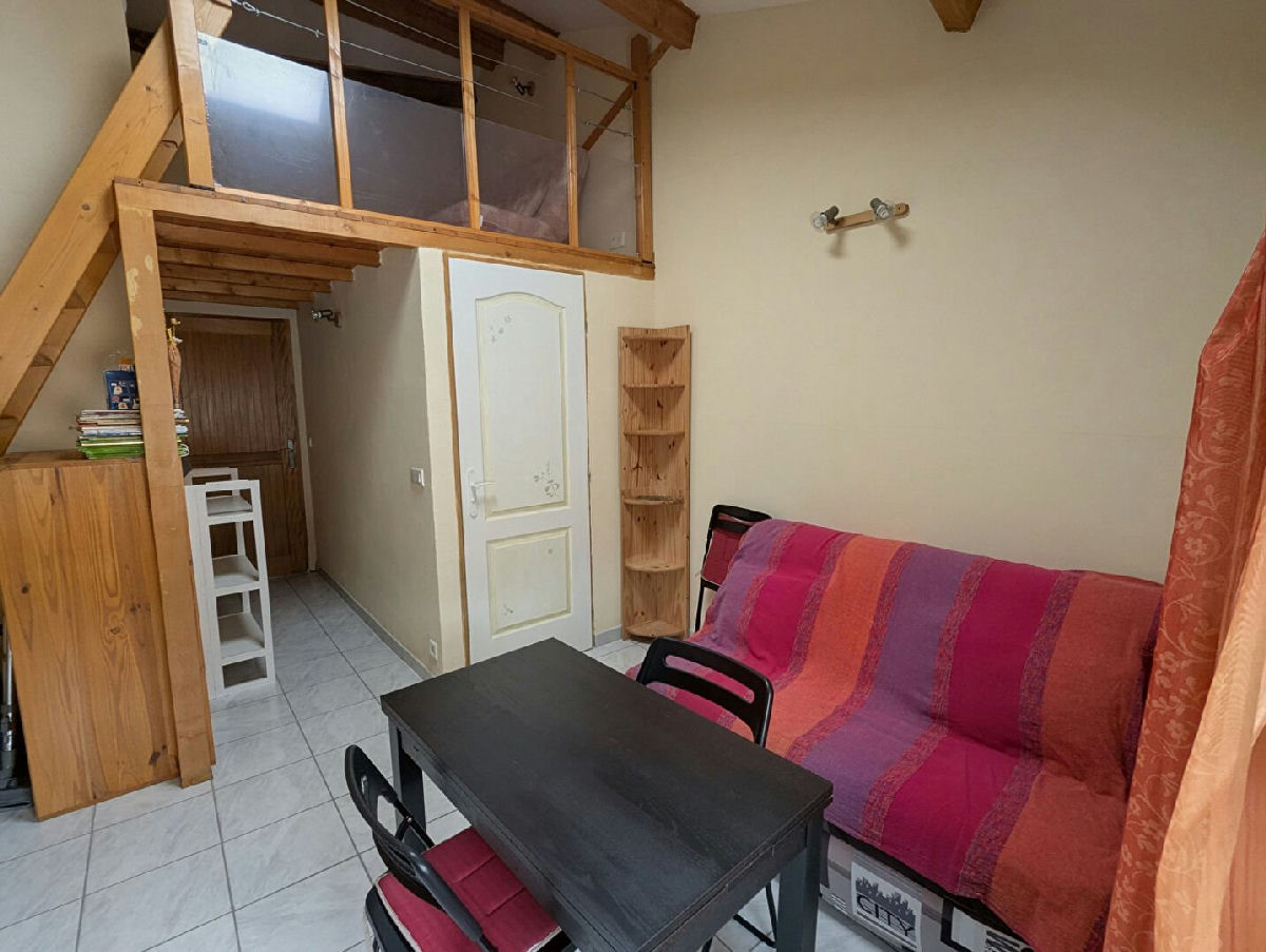Real estate complex including an apartment and a studio - 6