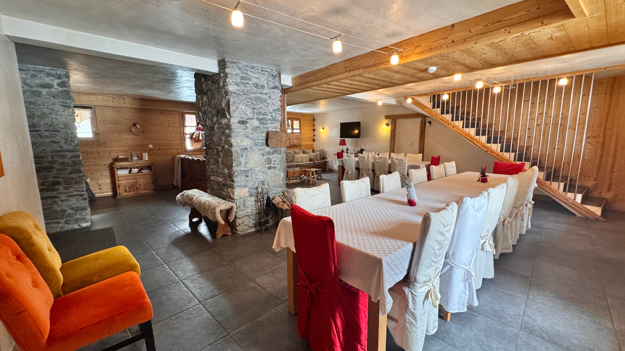 A rare alpine retreat in an exceptional setting, ready to operate as a turnkey business - 4