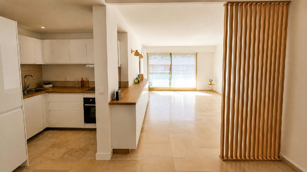 Antibes Centre with Garage included - 3 rooms 64 m2 on an upper floor - Unobstructed view - 2