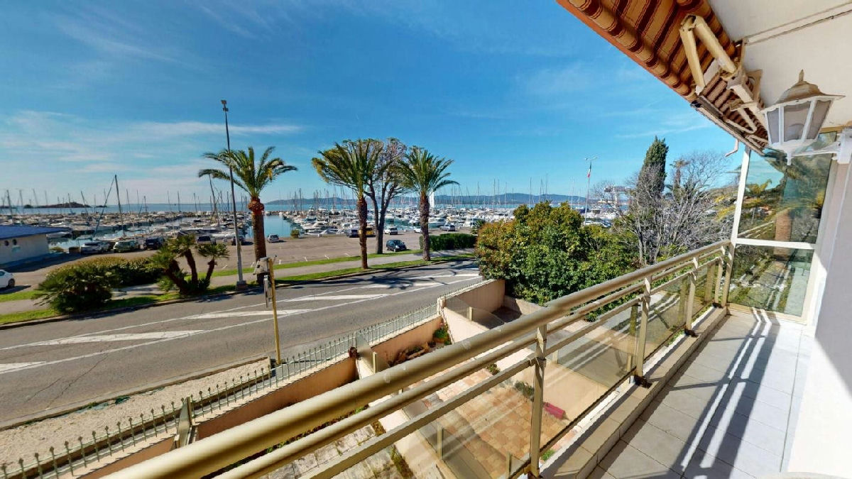 Apartment with sea view in Saint-Raphaël - 12