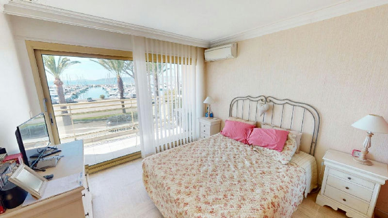 Apartment with sea view in Saint-Raphaël - 5