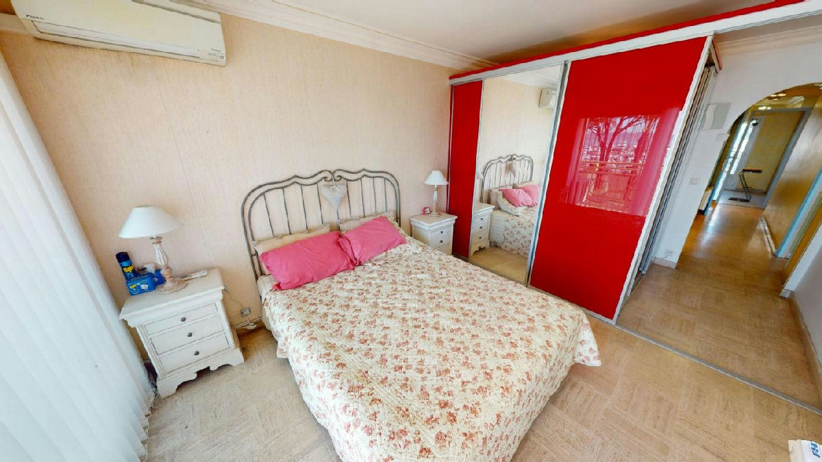 Apartment with sea view in Saint-Raphaël - 6
