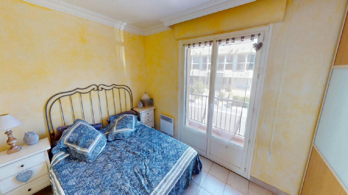 Apartment with sea view in Saint-Raphaël - 8
